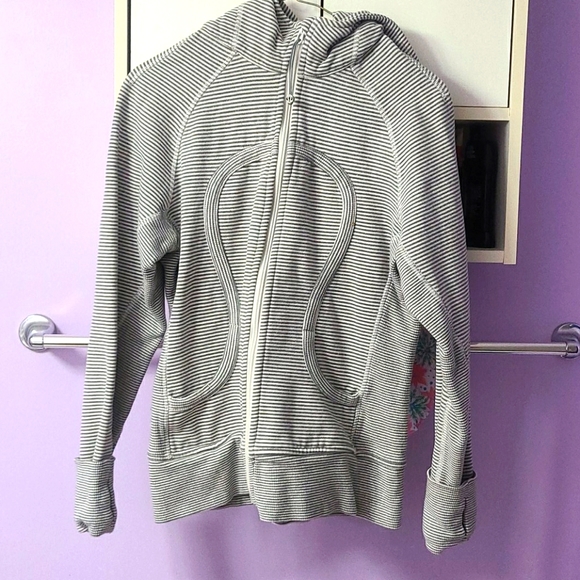 Sweater - Picture 1 of 3